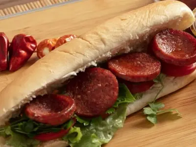 Çeyrek Ekmek Arası Sucuk