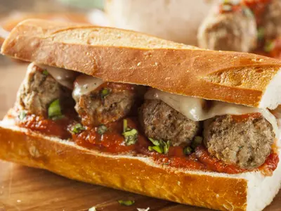 Yarım Ekmek Arası Köfte
